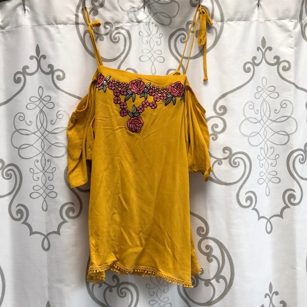 Cold shoulder embroidered top